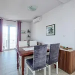 Apartment Apartments By The Sea Grebastica, Sibenik - 11463