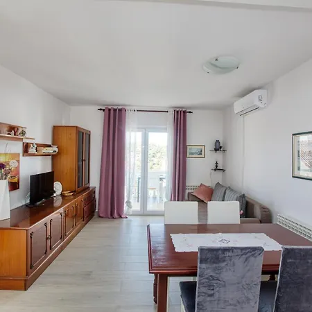 By The Sea Grebastica, Sibenik - 11463 *